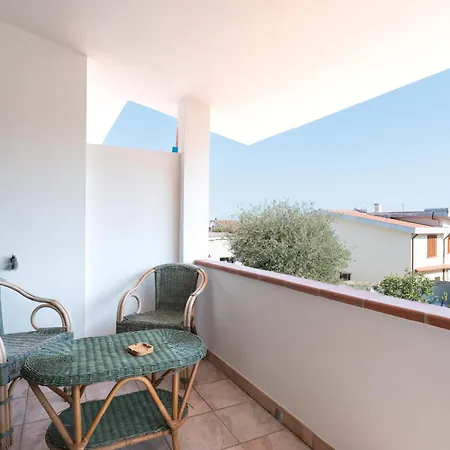 Residenza Mediterranea Golfo بيت للعطل أروسييْ
