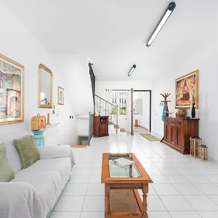 Residenza Mediterranea Golfo بيت للعطل